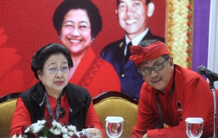 Megawati dan Hasto. holopis